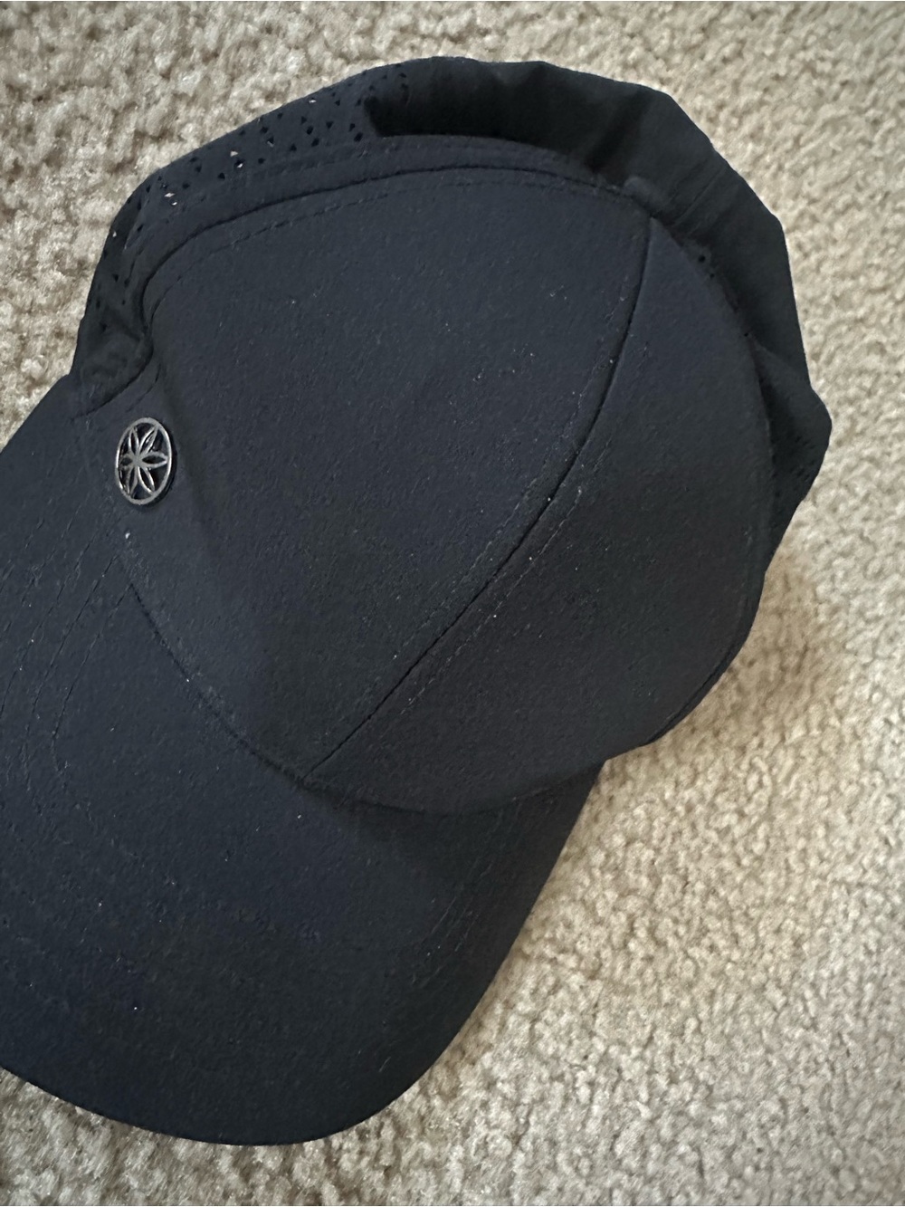 GAIAM Black Men's Sport Cap with Vent Detail